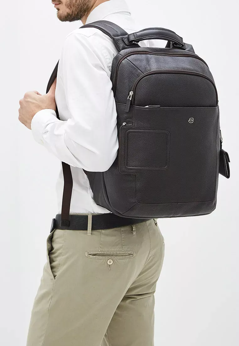 Elegant Piquadro Black Leather Backpack for Professional Use – Stylish and Functional Design